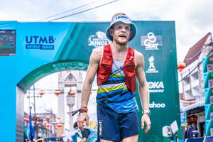 BIB: 200
                            <button type="button" onclick="openModal(21760157)" class="btn btn-primary btn-sm float-right btn-popup" data-toggle="modal" data-target=".modal-high-quality">
                        <i class="fas fa-shopping-cart"></i> Add to Cart
                    </button>
                                            <button type="button" onclick="isThisMe(21760157, true)" class="btn btn-success btn-sm float-right btn-popup btn-isme hidden" data-toggle="tooltip" data-placement="bottom" title="นี่คือรูปของคุณใช่ไหม คลิกที่นี่เพื่อเอาเข้าอัลบั้ม">
                        <i class="fas fa-plus"></i> Add to album
                    </button>
                    <button type="button" onclick="isThisMe(21760157, false)" class="btn btn-warning btn-sm float-right btn-popup btn-isnotme hidden">
                        <i class="fas fa-ban"></i> Remove from album
                    </button>